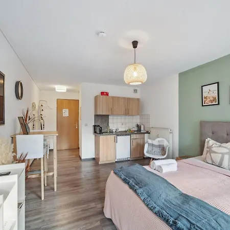 Sali Homes - Cozy Studio Near Bayreuth Train Station With Terrace, Garden View & Free Wi-Fi Exterior photo
