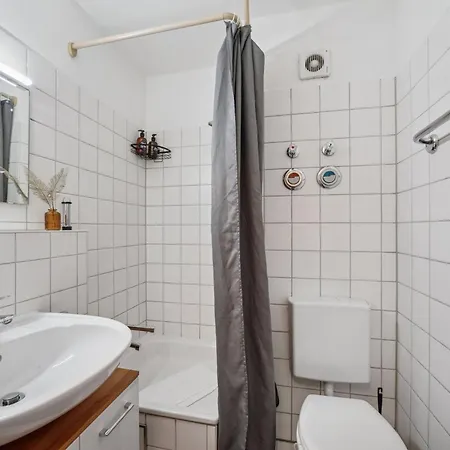 Sali Homes - Cozy Studio Near Bayreuth Train Station With Terrace, Garden View & Free Wi-Fi Exterior photo