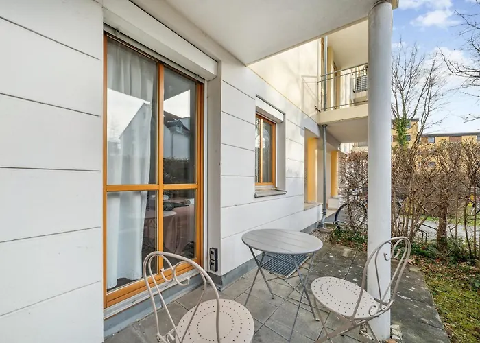 Sali Homes - Cozy Studio Near Bayreuth Train Station With Terrace, Garden View & Free Wi-Fi