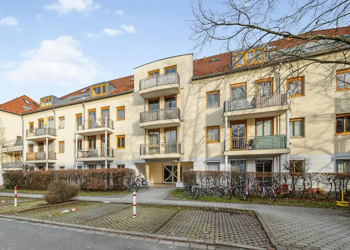 Sali Homes - Cozy Studio Near Bayreuth Train Station With Terrace, Garden View & Free Wi-Fi