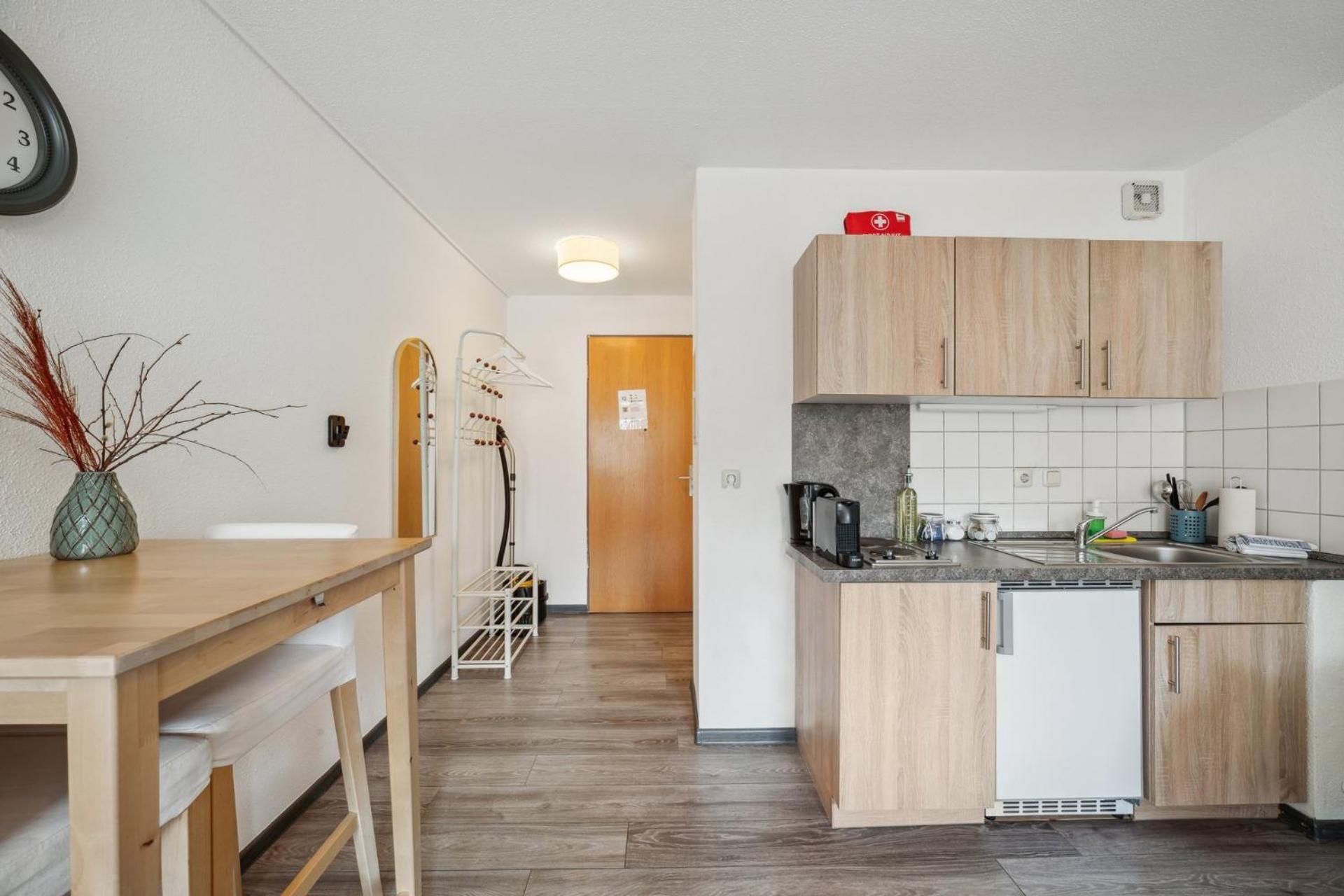 Apartment Sali Homes - Cozy Near Train Station With Terrace, Garden View & Free Wi-fi *